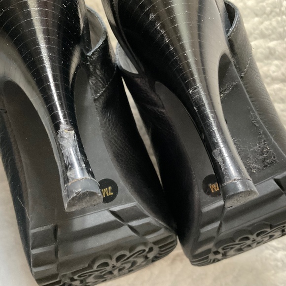 Juicy Couture black bootie heels - size 7M - Picture 6 of 6